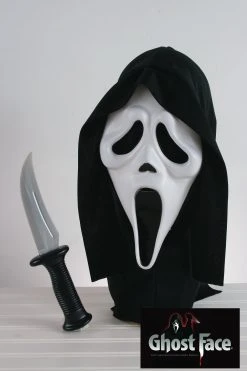 Fun World Ghost Face Mask & Knife
